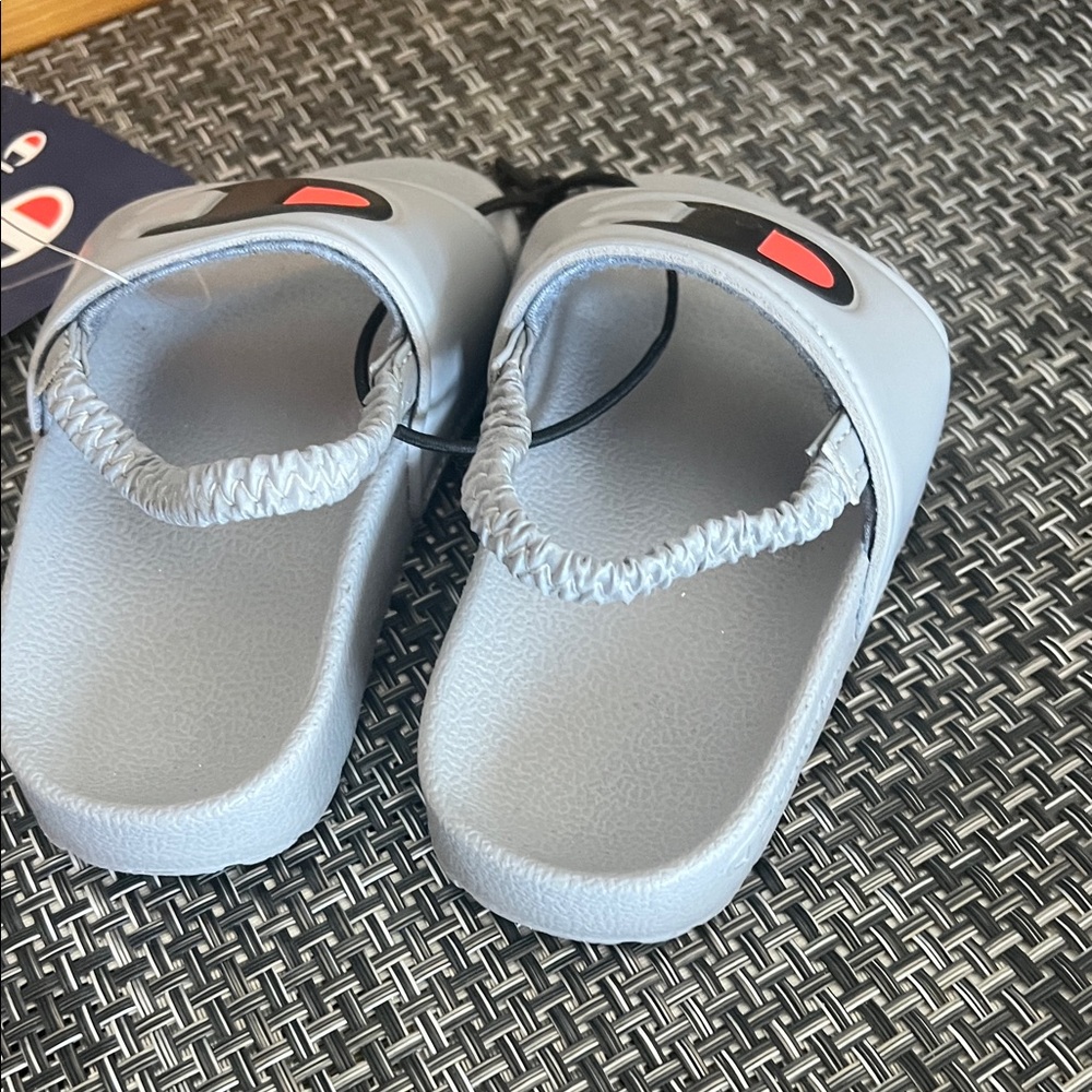 Champion Kids Slide Sandals - Light Gray with Red and Black Logo Size 5 NWT - Picture 4 of 6